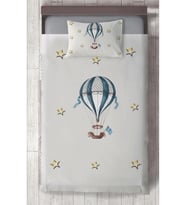 MEKTA HOME BEBEK VE ÇOCUK ODASI Uçan Balon ve Yıldızlar Desenli Yatak Örtüsü