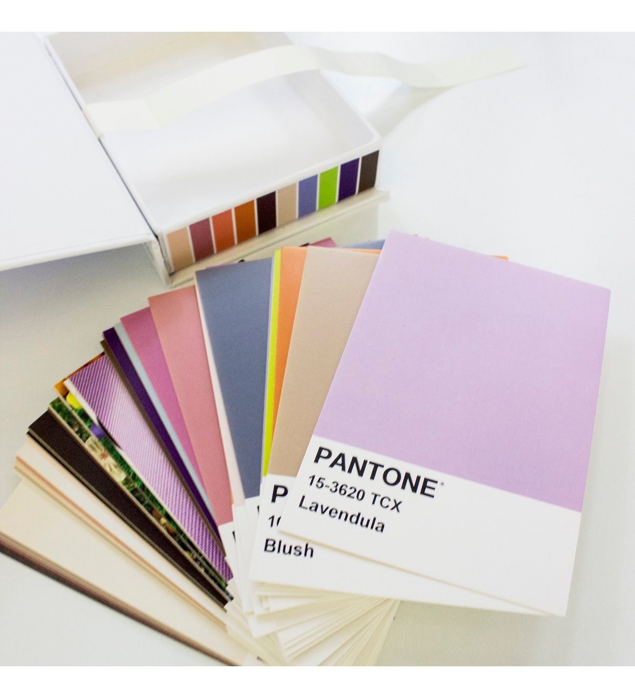 Pantone 50 Postcards Scrapbooking Sanat Kartları