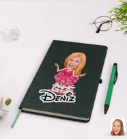 BK Gift Kişiye Özel Kadın Doğum Günü Karikatürlü Yeşil Termo Deri Defter Kalem Seti Model 1