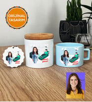 Kişiye Özel Karikatürlü Psikolog Hediye Seti Pastel Fincan, Kalemlik, Anahtarlık Kadın Psikologa Tıp Bayramı Hediyesi (Mavi)