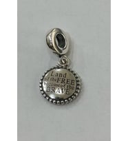 Cesur Sallantılı Charm