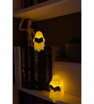 KİTAP OKUYAN HAYALET Figürü 2'li Pilli Mum İle Kullanım Masaüstü Dekoru Halloween Figür Dekoru (Beyaz)