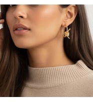 STİL İNCİSİ/XUPING JEWELRY BÜKME MODEL KÜPE (Altın Rengi)