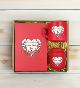 BK Gift Kişiye Özel İsimli DTF Anne Temalı Kırmızı Defter & Kahve Fincanı & Mum Hediye Seti-5, Anneye Hediye, Anneler Günü Hediyesi
