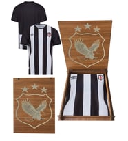 Beşiktaş Orijinal Umbro Çubuklu Forma Hediyelik Ahşap Kutulu Yıldızlı (Siyah - Beyaz)