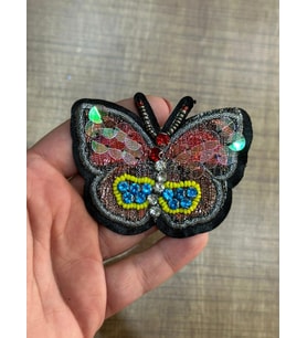 8X6 CM ÜTÜ İLE YAPIŞAN TAŞ BONCUK İŞLEME KELEBEK ARMA APLİKE KOT DİKİŞ AKSESUARI