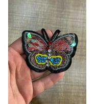 8X6 CM ÜTÜ İLE YAPIŞAN TAŞ BONCUK İŞLEME KELEBEK ARMA APLİKE KOT DİKİŞ AKSESUARI