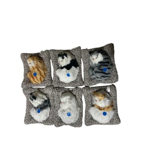 Sesli Uyuyan Kedi – Miyavlayan Kedi Pelüş Uyuyan Kedi (Karışık Gönderilir)