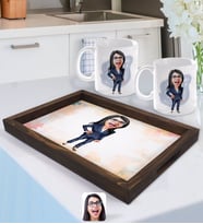 BK Gift Kişiye Özel Kadın Patron Karikatürlü Doğal Ahşap Tepsi ve 2’li Kupa Bardak Seti-4