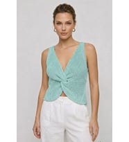 Twist Knot Detaylı Premium Kadın Triko Bluz – V Yaka Örgü Dokulu Şık Crop Tasarım