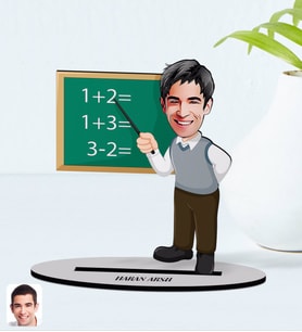 BK Gift Kişiye Özel Erkek İlköğretim Matematik Öğretmeni Karikatürlü Ahşap Biblo Model-1 (Beyaz)