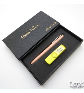 16GB. İsme Özel Otg Usb Bellek + Scrikss İsme Özel Kalem Seti - Sarı Sütlü Kahve