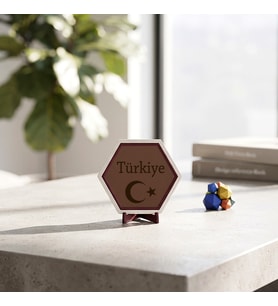 Türkiye Yazılı ve Ay Yıldızlı Modern Masaüstü Süsü Ev ve Ofisiniz İçin Şık ve Estetik Bir Dekorasyon Parçası 10x10 cm