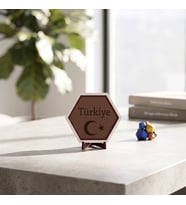 Türkiye Yazılı ve Ay Yıldızlı Modern Masaüstü Süsü Ev ve Ofisiniz İçin Şık ve Estetik Bir Dekorasyon Parçası 10x10 cm