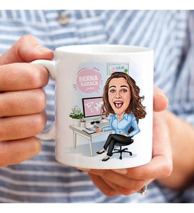 Kişiye Özel Bilgisayar Karşısındaki Kadın Karikatürlü Bardak