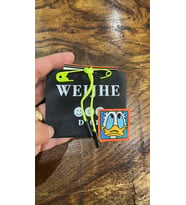 DONALD DUCK NEON YEŞİL ÇENGELLİ BROŞLU ARMA DİKİŞ GİYİM ÇANTA AKSESUARI 8X7 CM