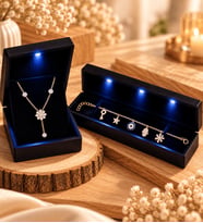 925 Ayar Gümüş Kadın Takı Seti Gold Sallantılı Kolye ve Gold Şans Bileklik Işıklı Kutulu