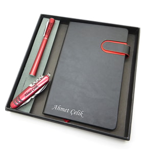 Signator® Codex  N289 Kişiye Özel Defterli Set - İsme Özel Kırmızı Kalem + İsme Özel Siyah Defter + İsme Özel Kırmızı Çakı İsme Özel Kutusunda Hediyelik Set (Karışık)