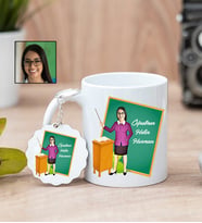 Bayan Öğretmen Karikatürlü Kupa Bardak ve Anahtarlık (Beyaz)