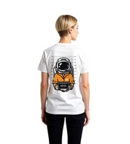 Kadın Retro Uzay Temalı Baskılı Kısa Kollu Tişört Astronot Polis Desen Konforlu Kesim Günlük Rahat