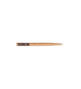 Vic Firth SDW2N Dave Weckl Evolution Naylon Uçlu Baget (Profesyonel)  Dave Weckl İmzalı, Sarı Çift Vernik Kaplama, Gelişmiş Naylon Uç ile Parlak Zil Sesi ve Hızlı Tepki