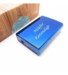 Wings İsme Özel Mavi Lake Kaydırmalı Sistem Gazlı Metal Çakmak  Hediyelik Kutusunda