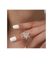 925 Ayar Gümüş Rose Beyaz Lotus Çiçeği Kolye