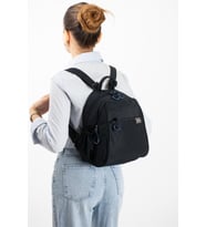 Kadın Sırt Çantası Ultra Hafif Paraşüt Kumaş Su İtici Kumaş Günlük Sırt Çantası Ölçüsü 30*24 Cm