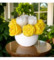 Sarı - Beyaz Çiçekli El Yapımı Vazo Mum – Kokulu Soya Wax Çiçek Buketi (Sarı-Beyaz)