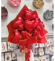 Kırmızı Kalplı Balon Buketi