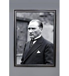 Atatürk Portresi Dijital Baskılı Kadife Kumaş Çerçeveli Tablo TBL0041 (Çok Renkli)