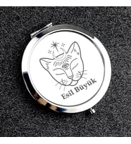 Kişiye Özel İsimli Kedi Baskılı Daire Metal Ayna Çanta, Cep ve Makyaj Aynası (Gümüş)