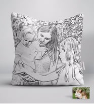 BK Gift Kişiye Özel Tam Boy Karakalem Anne ve İki Çocuk Karikatürlü Beyaz Yastık-1