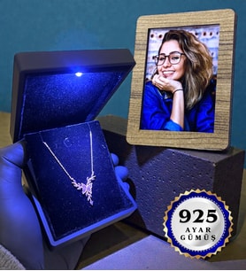 Fotoğraflı ve Premium Işıklı Kutusunda 925 Ayar Gümüş Kelebek Kolyesi