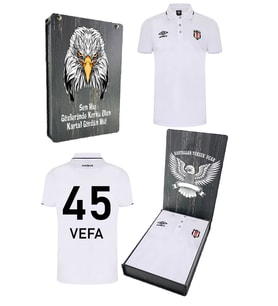 Beşiktaş Orijinal Lisanslı Polo Yaka Kişiye Özel BJK T-Shirt Hediyelik Ahşap Kutulul (Beyaz)