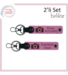 Poz Vermeyi Sevenlere, Kamera Desenli, İsme Özel Kişiselleştirilebilir Anahtarlık Seti, Pembe-Pembe
