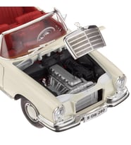 Maisto 1/18 1967 Model Mercedes-Benz 280SE