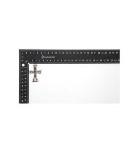 HAÇ FİGÜRÜ İLE İLGİLİ METAL AKSESUARLAR VE KOLYE UÇLARI