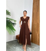 Neşeli butik kadın kahverengi bel toka detaylı yırtmaçlı tam boy elbise NBMY3865