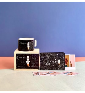 Kişiye Özel Fotoğraflı Emc2 Tasarımlı Mini Fotoğraf Albümü ve Kutulu Kupa