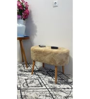 Oval Puf Ahşap Ayaklı Geniş Oturum Alanlı