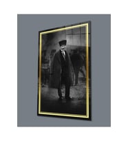 Atatürk Portre Siyah Beyaz Dikey Cam Tablo Hediyelik Büyük Tablo Ev Ofis Dekoru (Çok Renkli)