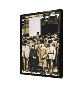 Atatürk ve Latife Hanım Meclis Önünde Çerçeveli Mdf Tablo