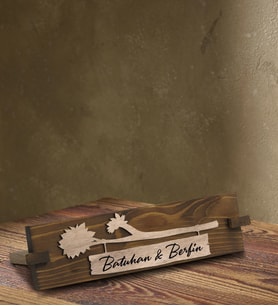 BK Gift Kişiye Özel Ahşap Kabartma Figürlü Masa İsimliği, Yeni İş Hediyesi, Sevgiliye Hediye, Ofis Hediyesi-2
