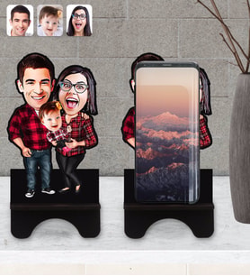 BK Gift Kişiye Özel Aile Karikatürlü Ahşap Biblo Telefon Standı-2