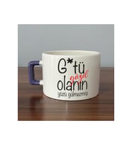 G*tü Güzel Olanın Yüzü Baskılı Mor Kulplu Kare Kupa - Komik Hediye Bardak Fincan Model 00267