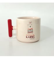 Kişiye Özel Akıl Verenler Değil Kahve Lazım Bize Baskılı Kırmızı Kulplu T Kupa (Beyaz)