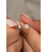 925 Ayar Gümüş Minik Beyaz Zirkon Tektaş Küpe