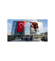 Takım Elbiseli Kemal Atatürk Bayrak ve Türk Bayrağı Premium Raşel Kumaş 2'li Set 10x15 metre ATA1
