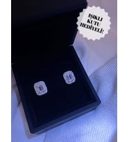 Işıklı Hediye Kutulu 925 Ayar Gümüş Tek Taş Baget Küpe Rodyum Kaplamalı (Silver)